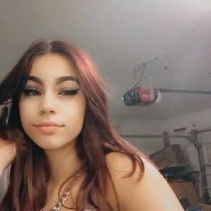 Meet your Posher, Chloe